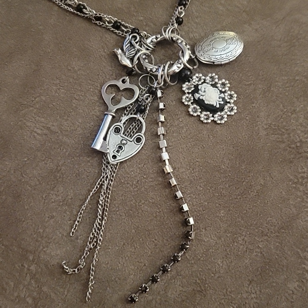 VTG Twisted Chain Cameo Locket Castlecore Chain Lavalier Necklace - Picture 2 of 9